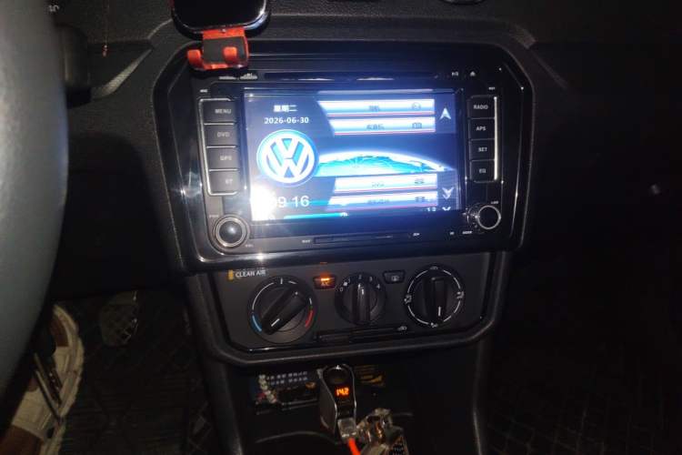 Used Volkswagen Jetta 2017 1.5L Manual Fashion Edition Audio And AC Panel