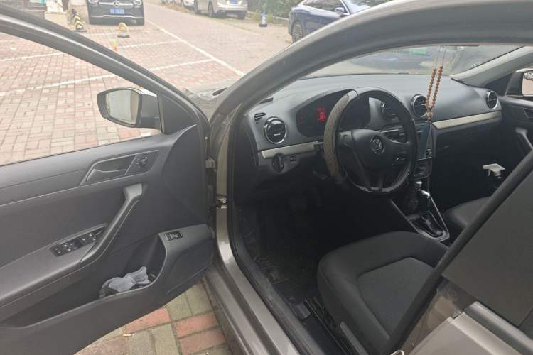 Used Volkswagen Jetta 2017 1.5L Automatic Fashion Model Driver Seat