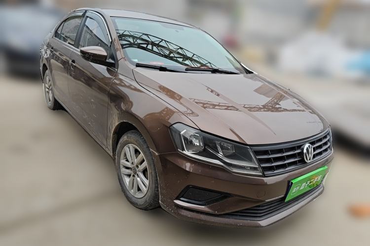 Used Volkswagen Jetta 2017 1.5L Manual Fashion Edition Front Right 45 Deg