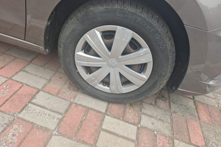 Used Volkswagen Jetta 2017 1.5L Automatic Fashion Model Right Front Wheel Hub