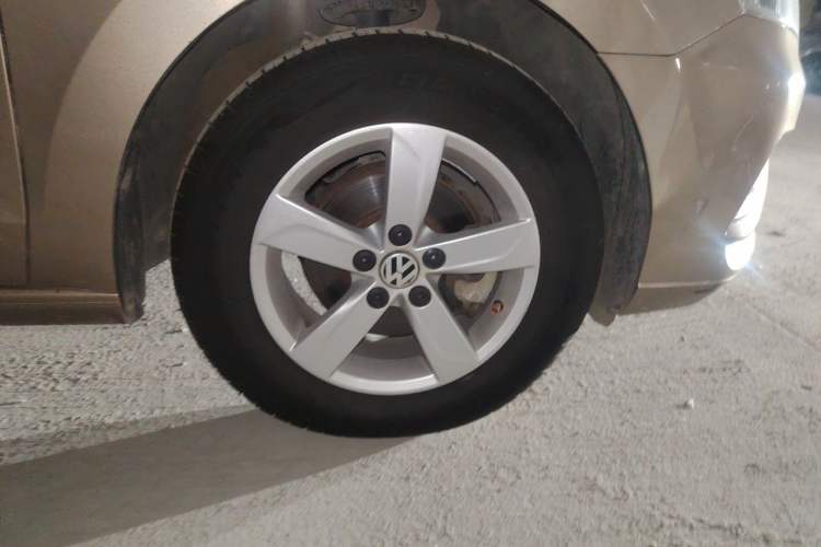 Used Volkswagen Jetta 2017 1.5L Manual Fashion Edition Right Front Wheel Hub