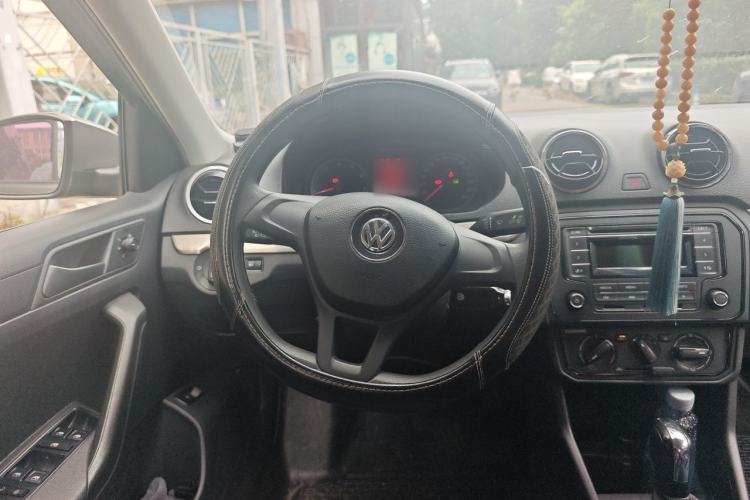 Used Volkswagen Jetta 2017 1.5L Automatic Fashion Model Steering Wheel