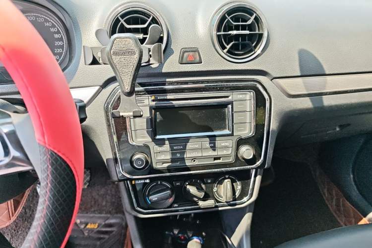 Used Volkswagen Jetta 2017 1.5L Manual Comfort Model Audio And AC Panel
