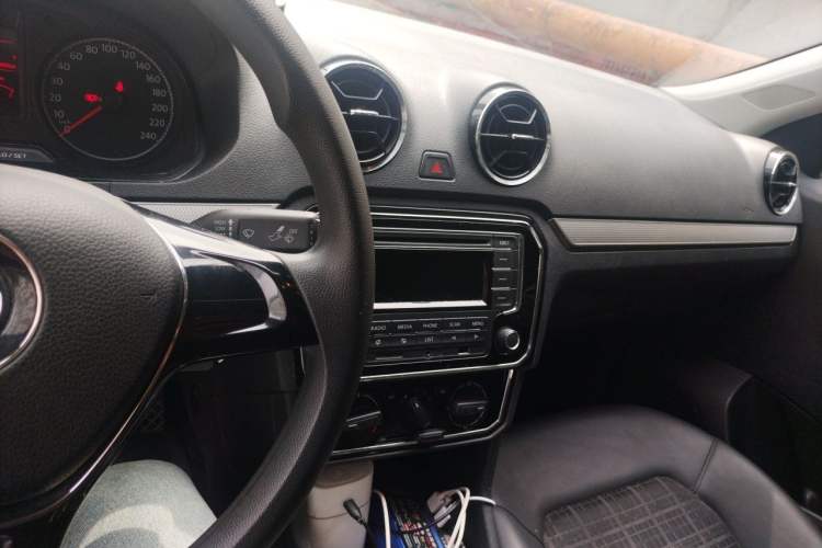 Used Volkswagen Jetta 2017 1.4L Manual Comfort Model Audio And AC Panel
