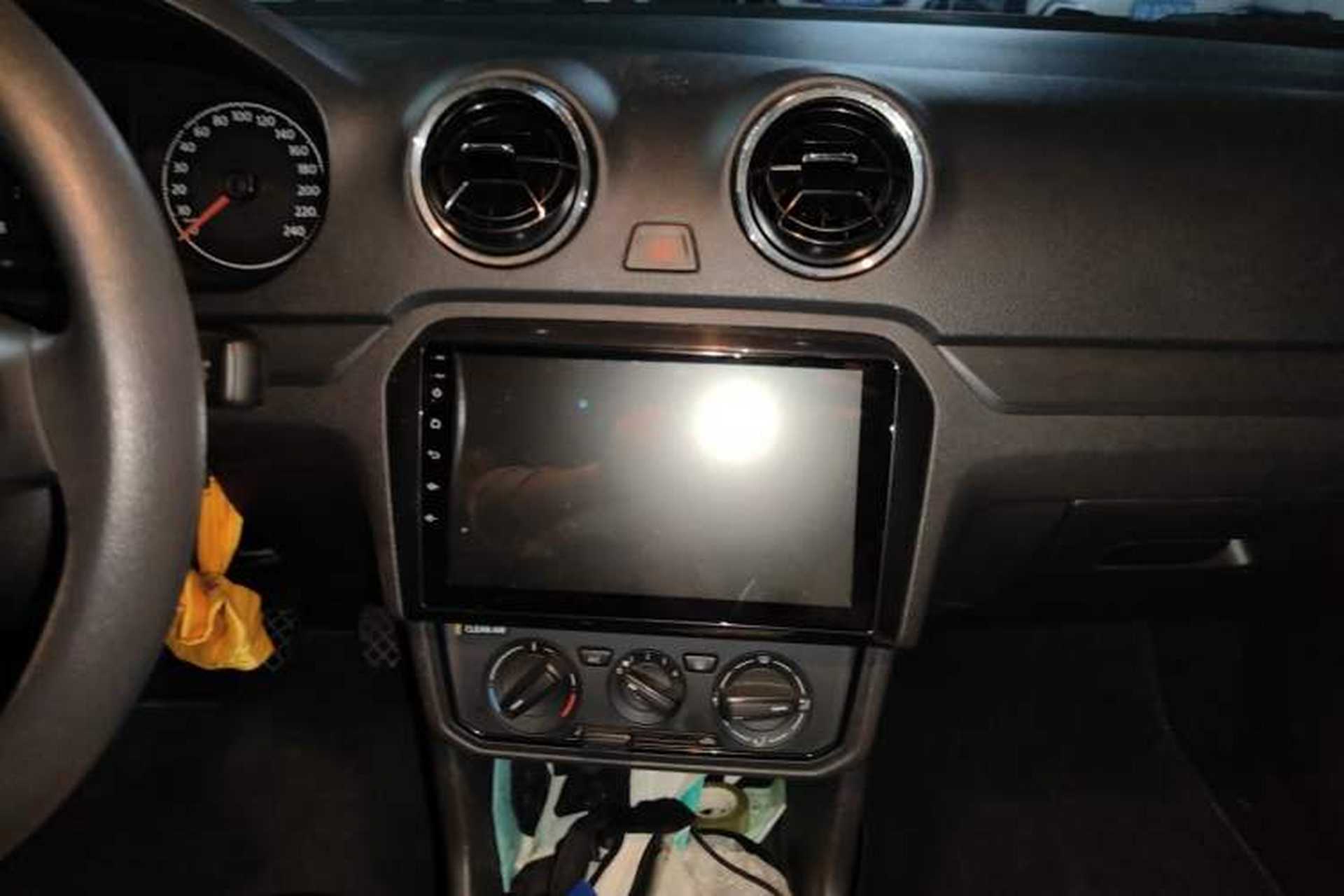 Used Volkswagen Jetta 2017 1.5L Manual Fashion Edition Audio And AC Panel
