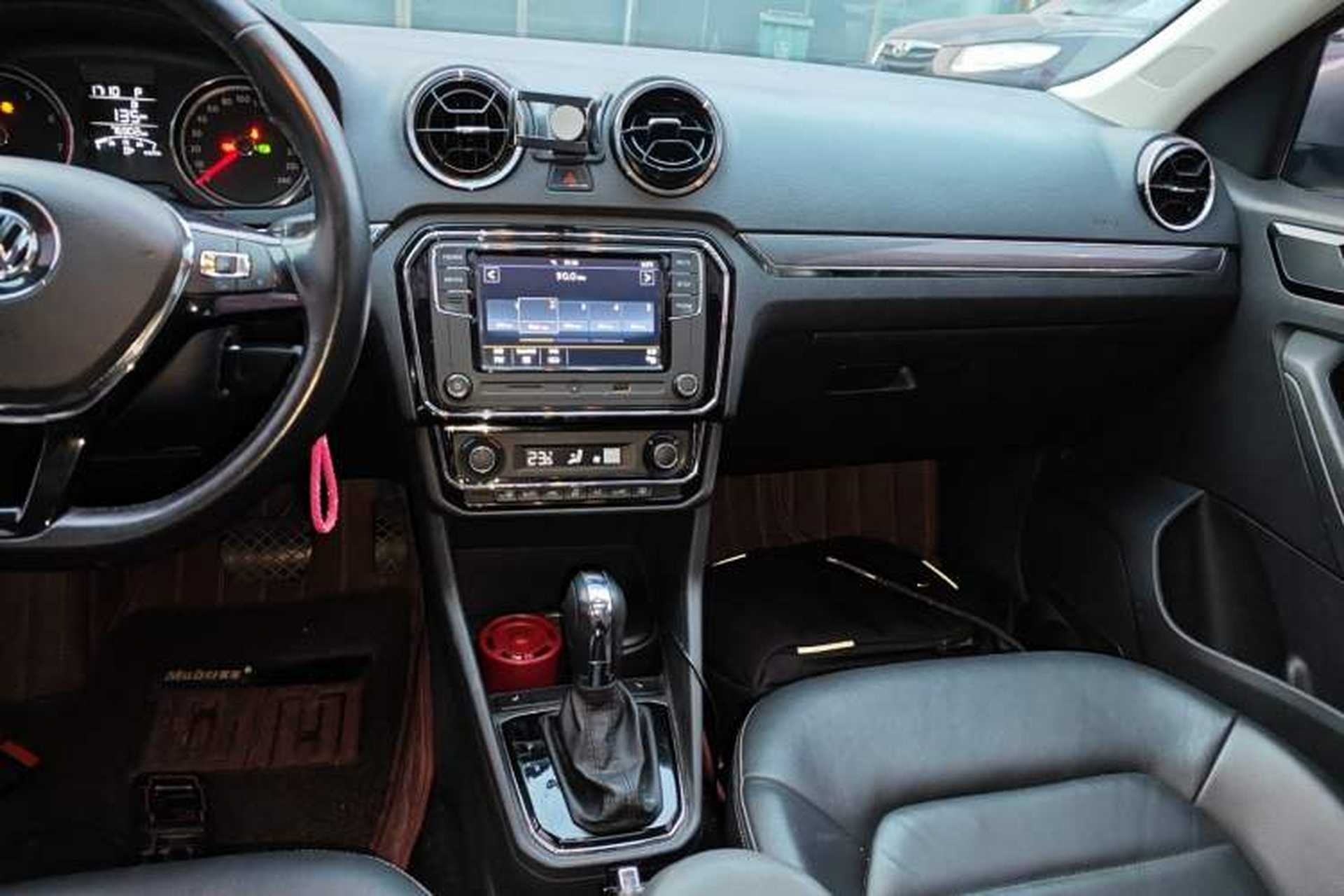 Used Volkswagen Jetta 2017 1.5L Automatic Luxury Model Audio And AC Panel