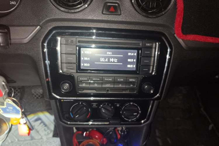 Used Volkswagen Jetta 2017 1.5L Manual Comfort Model Audio And AC Panel