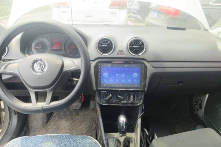 Used Volkswagen Jetta 2017 1.5L Automatic Fashion Model Audio And AC Panel