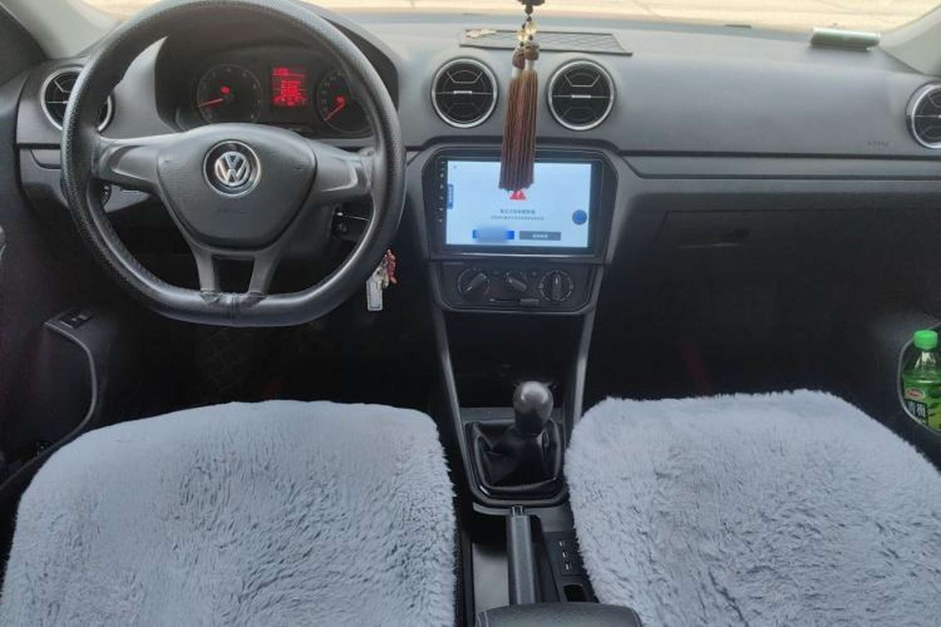 Used Volkswagen Jetta 2017 1.5L Manual Fashion Edition Center Console
