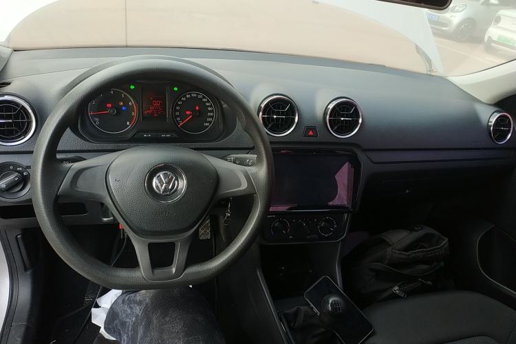 Used Volkswagen Jetta 2017 1.4L Manual Fashion Edition Center Console