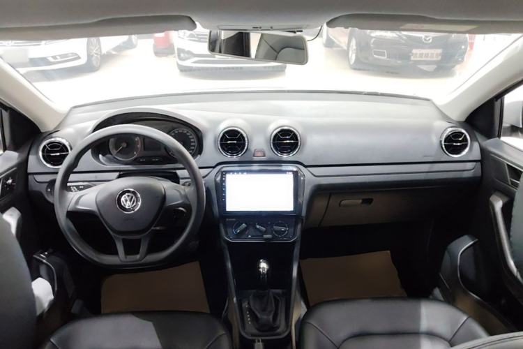 Used Volkswagen Jetta 2017 1.5L Automatic Fashion Model Center Console