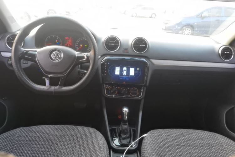 Used Volkswagen Jetta 2017 1.5L Automatic Comfort Model Center Console