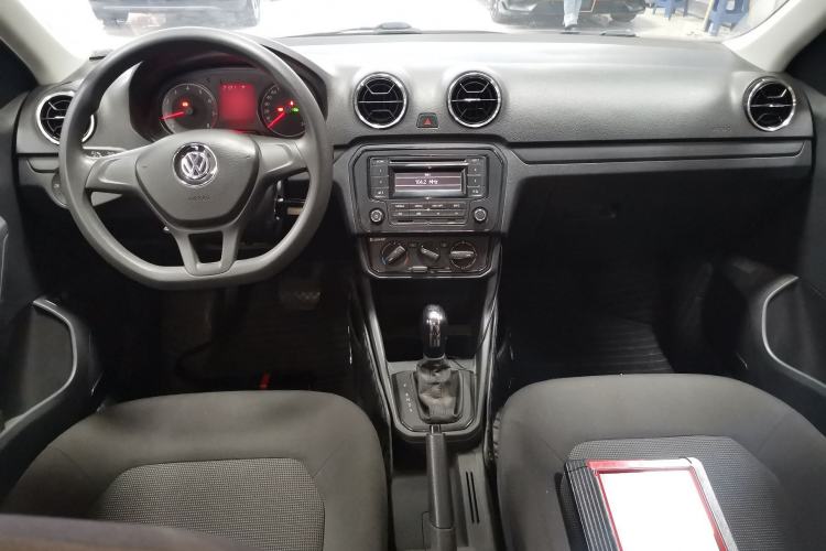 Used Volkswagen Jetta 2017 1.5L Automatic Fashion Model Center Console