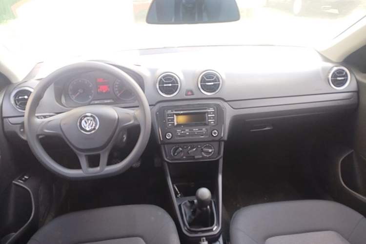 Used Volkswagen Jetta 2017 1.4L Manual Fashion Edition Center Console