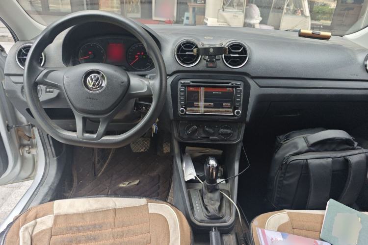 Used Volkswagen Jetta 2017 1.5L Automatic Fashion Model Center Console