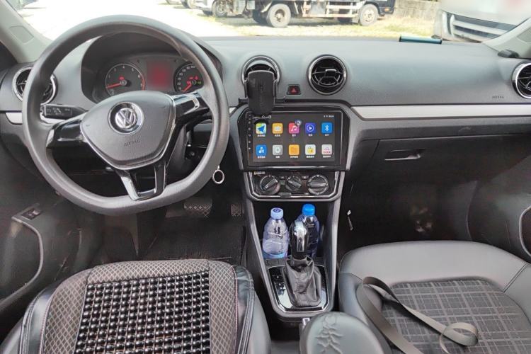 Used Volkswagen Jetta 2017 1.5L Automatic Comfort Model Center Console