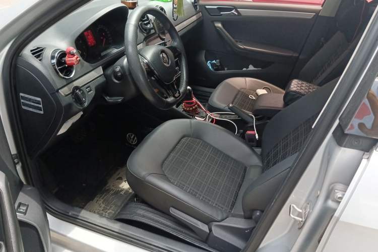 Used Volkswagen Jetta 2017 1.5L Automatic Fashion Model Driver Seat