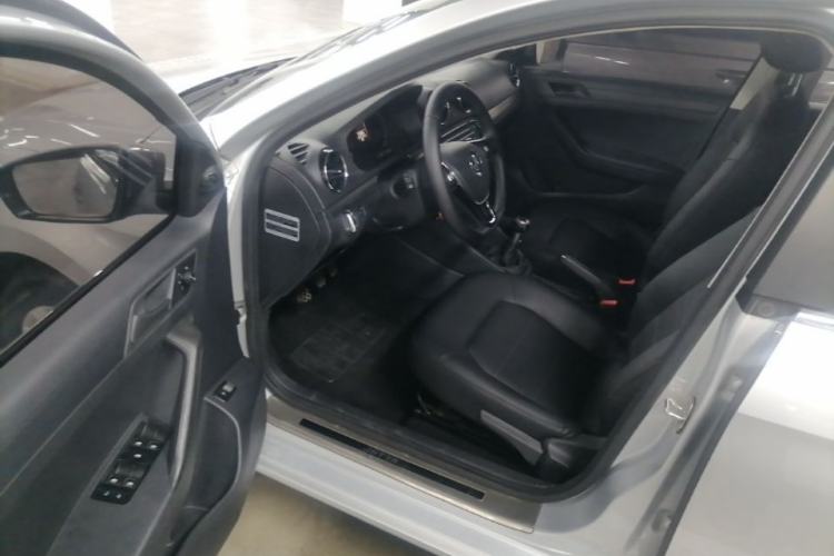 Used Volkswagen Jetta 2017 1.4L Manual Fashion Edition Driver Seat
