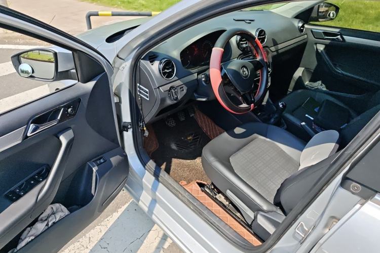 Used Volkswagen Jetta 2017 1.5L Manual Comfort Model Driver Seat