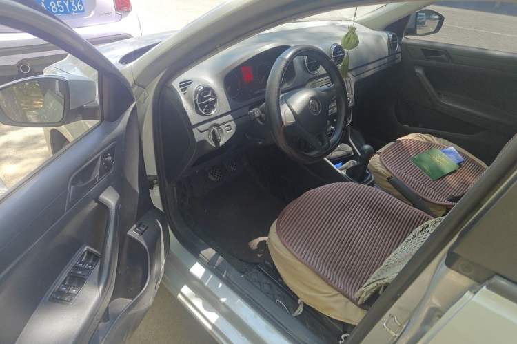 Used Volkswagen Jetta 2017 1.4L Manual Fashion Edition Driver Seat
