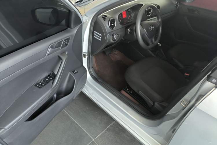 Used Volkswagen Jetta 2017 1.5L Automatic Fashion Model Driver Seat