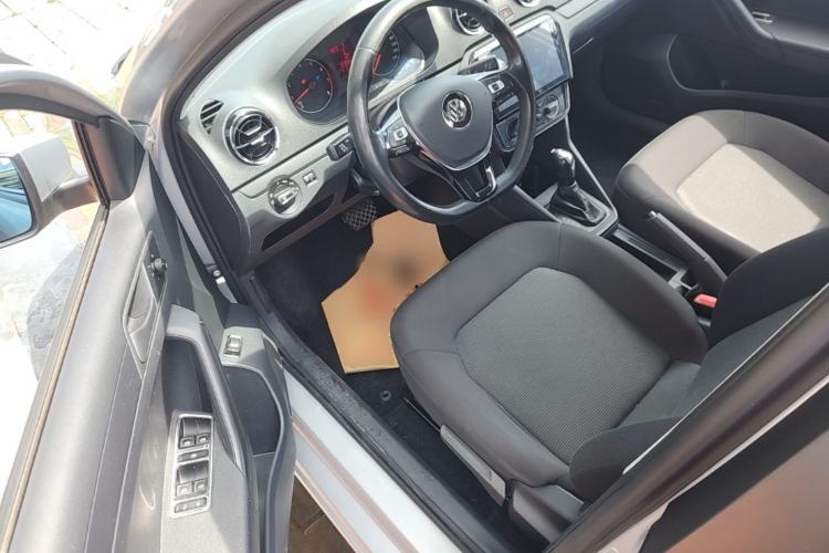 Used Volkswagen Jetta 2017 1.5L Automatic Fashion Model Driver Seat