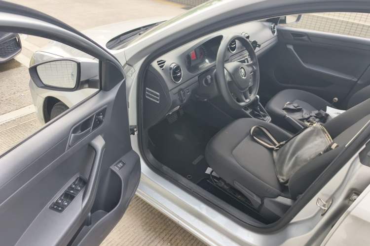 Used Volkswagen Jetta 2017 1.5L Automatic Fashion Model Driver Seat