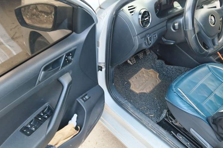 Used Volkswagen Jetta 2017 1.5L Manual Fashion Edition Driver Seat
