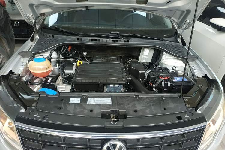 Used Volkswagen Jetta 2017 1.5L Automatic Fashion Model Engine Bay