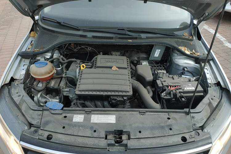 Used Volkswagen Jetta 2017 1.4L Manual Fashion Edition Engine Bay