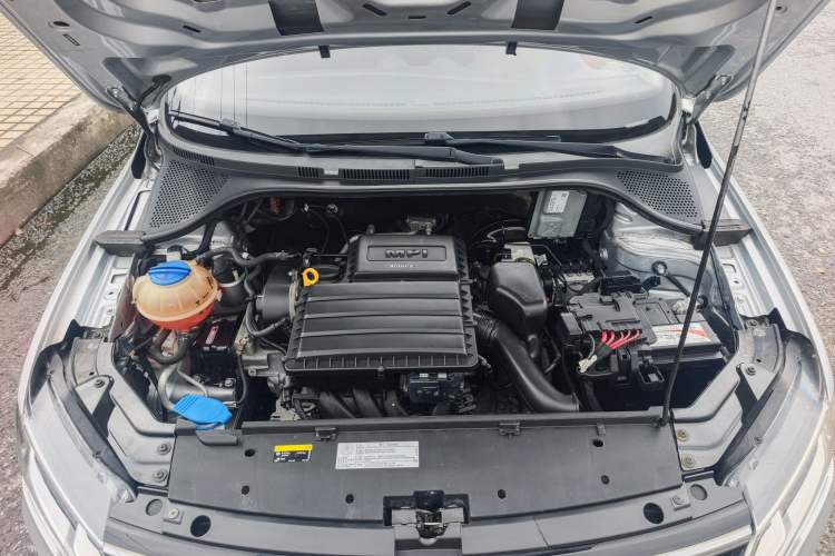 Used Volkswagen Jetta 2017 1.5L Automatic Fashion Model Engine Bay