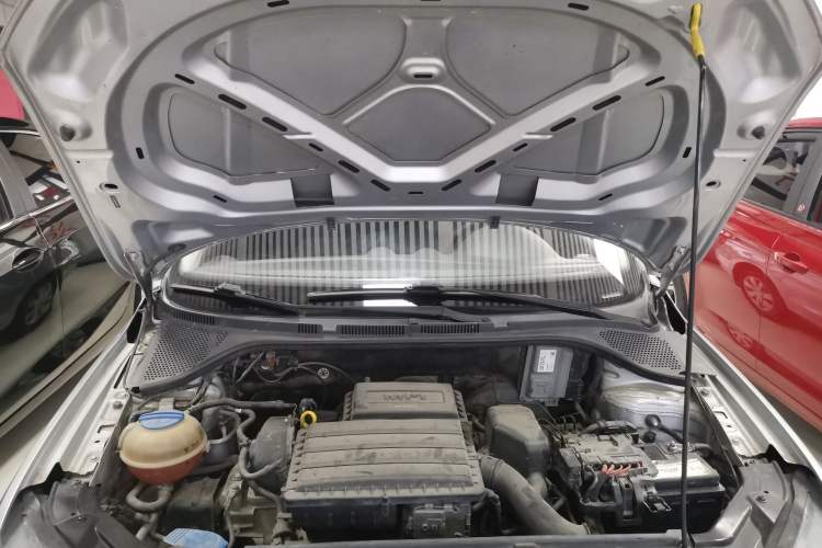 Used Volkswagen Jetta 2017 1.5L Automatic Fashion Model Engine Bay