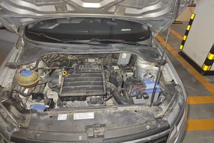 Used Volkswagen Jetta 2017 1.5L Manual Fashion Edition Engine Bay Left