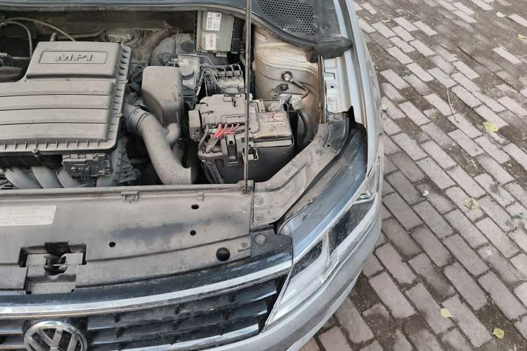 Used Volkswagen Jetta 2017 1.5L Manual Fashion Edition Engine Bay Left