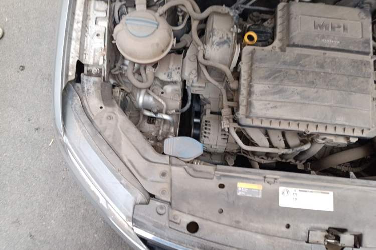 Used Volkswagen Jetta 2017 1.4L Manual Fashion Edition Engine Bay Right
