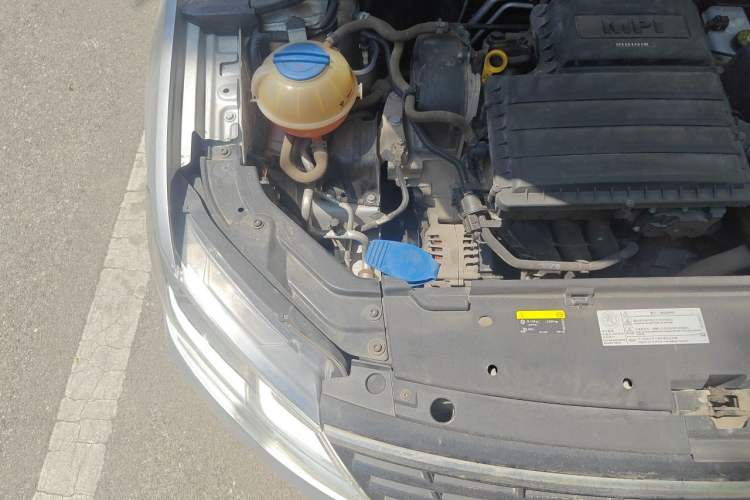 Used Volkswagen Jetta 2017 1.4L Manual Fashion Edition Engine Bay Right