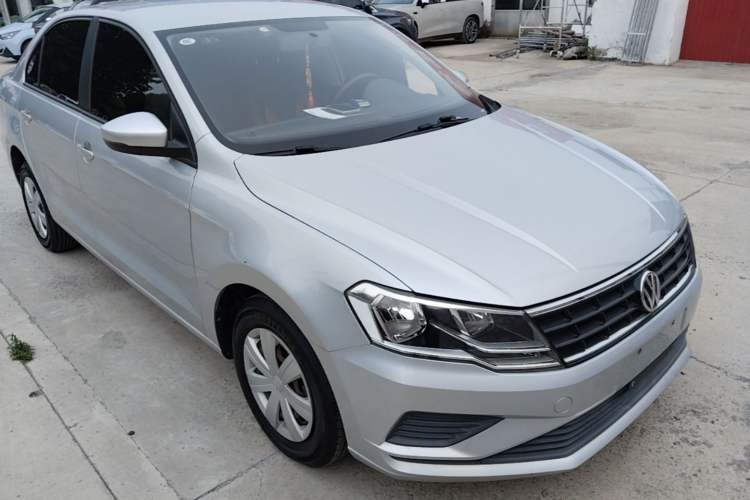 Used Volkswagen Jetta 2017 1.5L Manual Fashion Edition Exterior 1