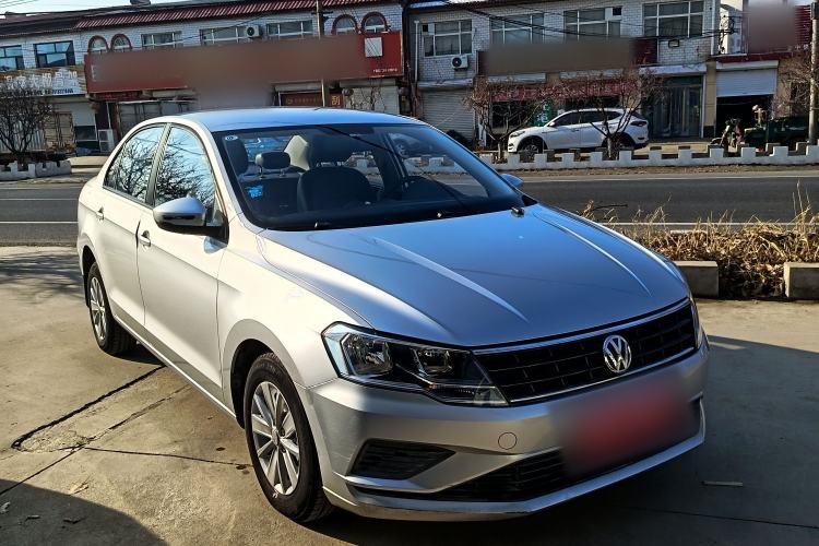 Used Volkswagen Jetta 2017 1.5L Manual Fashion Edition Exterior 2