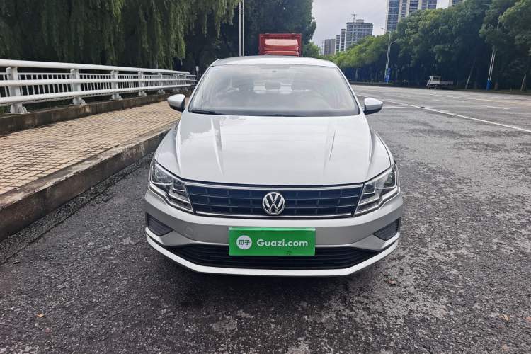 Used Volkswagen Jetta 2017 1.5L Automatic Fashion Model Exterior 3