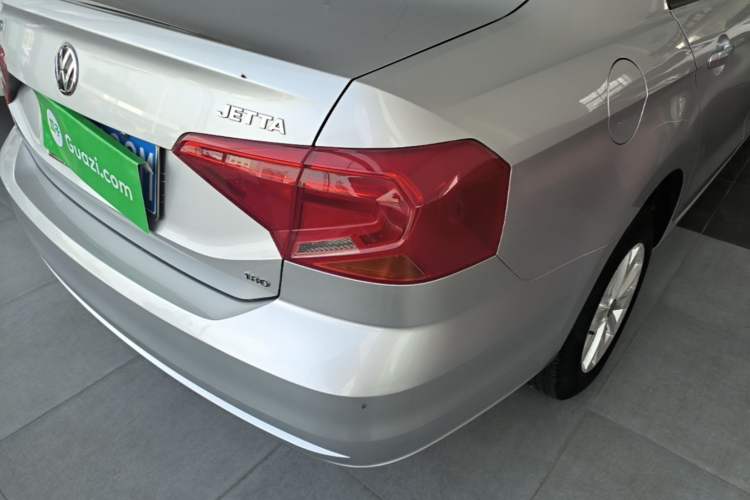 Used Volkswagen Jetta 2017 1.5L Automatic Fashion Model Exterior 3
