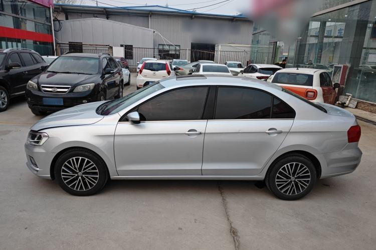 Used Volkswagen Jetta 2017 1.5L Automatic Luxury Model Exterior 3