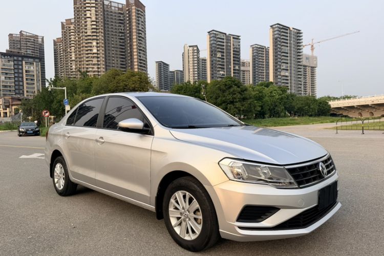 Used Volkswagen Jetta 2017 1.5L Automatic Fashion Model Exterior 4