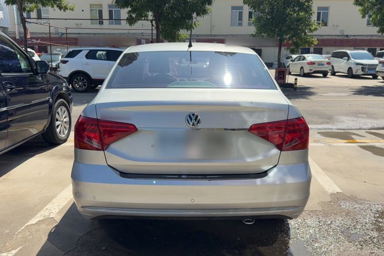 Used Volkswagen Jetta 2017 1.5L Manual Comfort Model Exterior 4