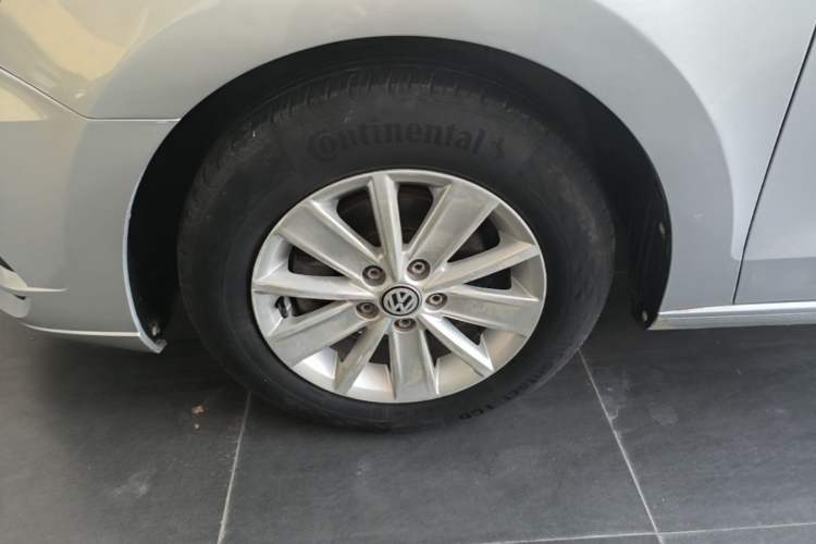 Used Volkswagen Jetta 2017 1.5L Automatic Fashion Model Exterior 4