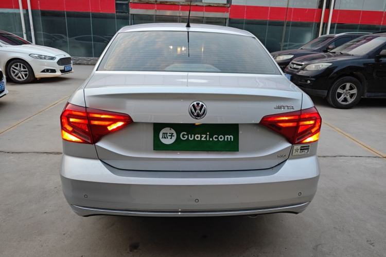 Used Volkswagen Jetta 2017 1.5L Automatic Luxury Model Exterior 4