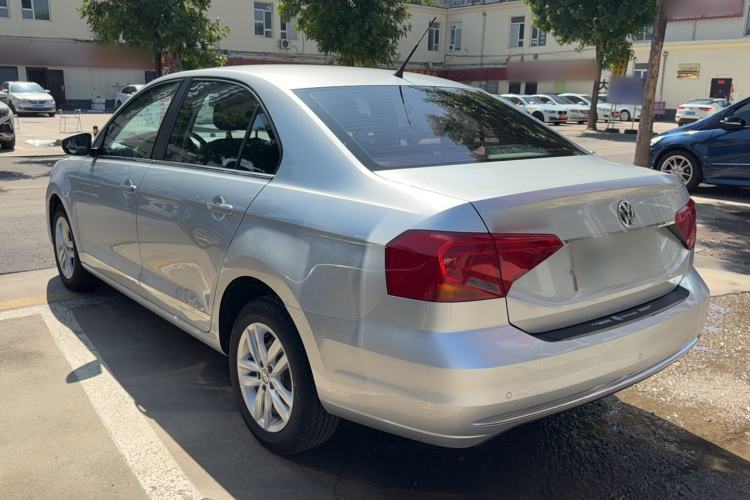 Used Volkswagen Jetta 2017 1.5L Manual Comfort Model Exterior 5