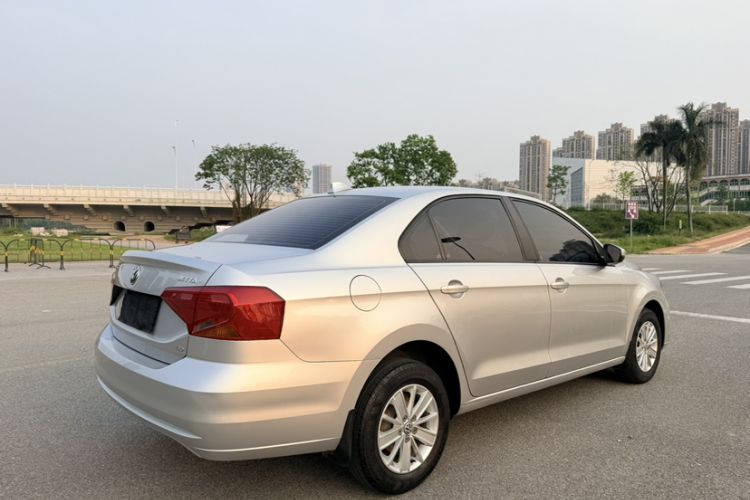 Used Volkswagen Jetta 2017 1.5L Automatic Fashion Model Exterior 6