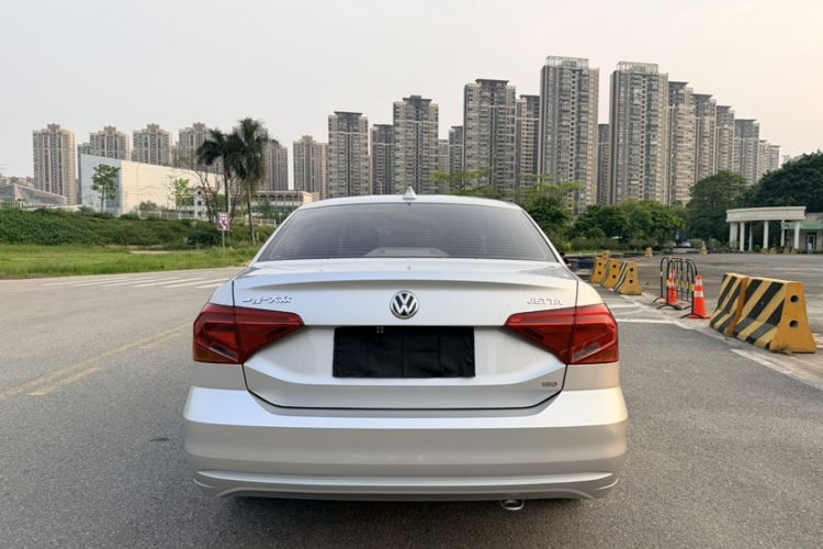 Used Volkswagen Jetta 2017 1.5L Automatic Fashion Model Exterior 7