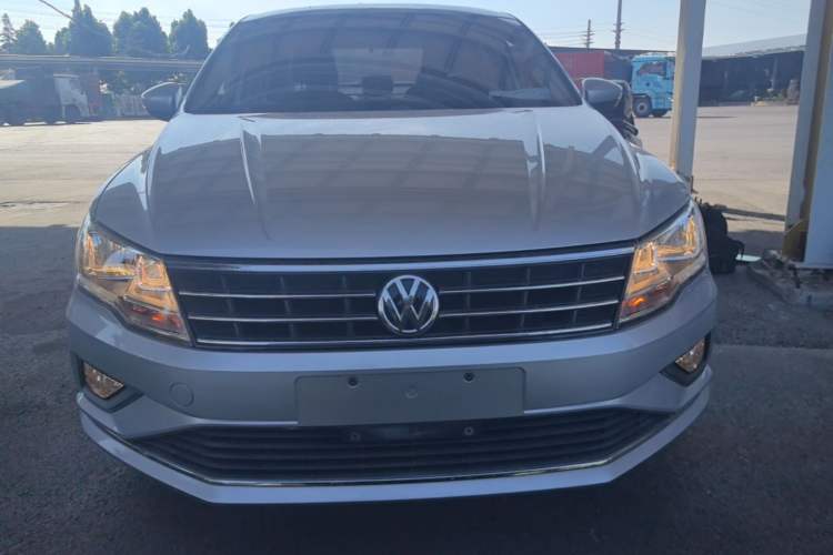 Used Volkswagen Jetta 2017 1.4L Manual Comfort Model Front