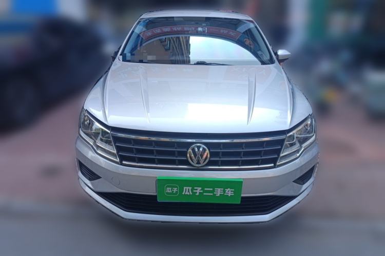 Used Volkswagen Jetta 2017 1.5L Manual Fashion Edition Front